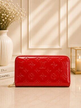 Authentic Louis Vuitton Zippy Wallet Monogram Vernis Red Patent Leather